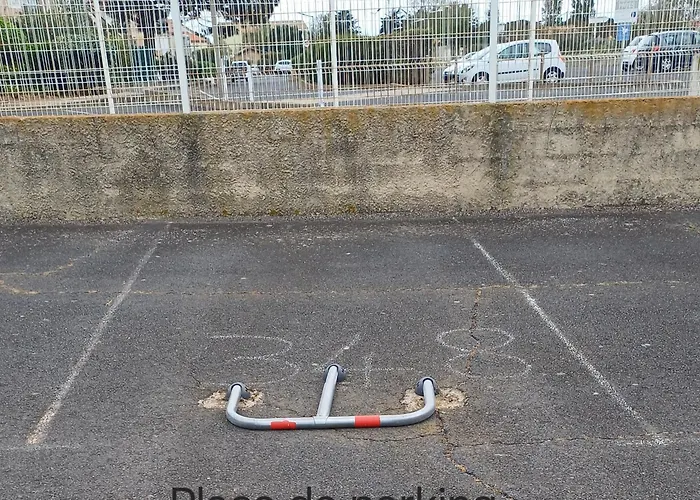 A Acces Direct A La * Marseillan (Herault)